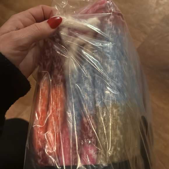 Bloomingdales Exclusive - Picture 3 of 4